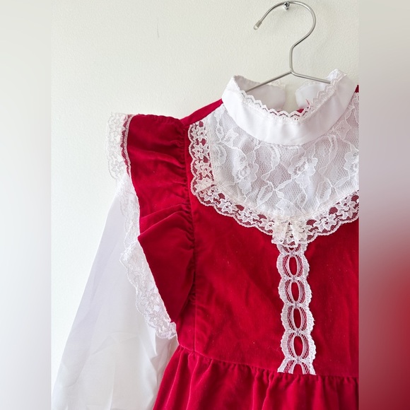 Vintage - Reitmans Dress - Red Velvet with White Lace/Ruffle-Long Sleeve - Size6 - Picture 2 of 10